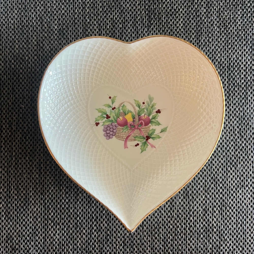 New bone china candy dish made in Japan by Mikasa